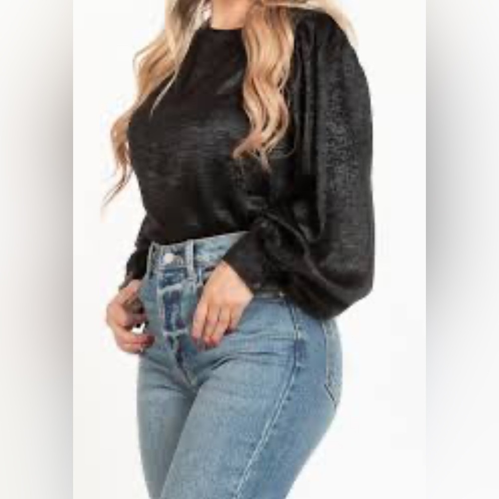 NWT Chic Black Women's Blouse